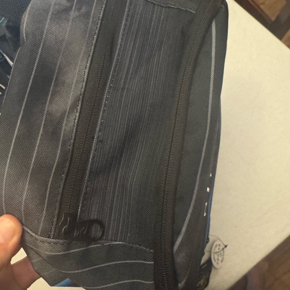 BRAND NEW Rip Curl Black and Blue Men's cooler Backpack - Picture 4 of 11